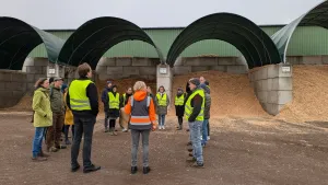 Das MOOSland Team zu Gast bei dem Erdenwerk MOKURA, Herbst 2024 © Pia Müller